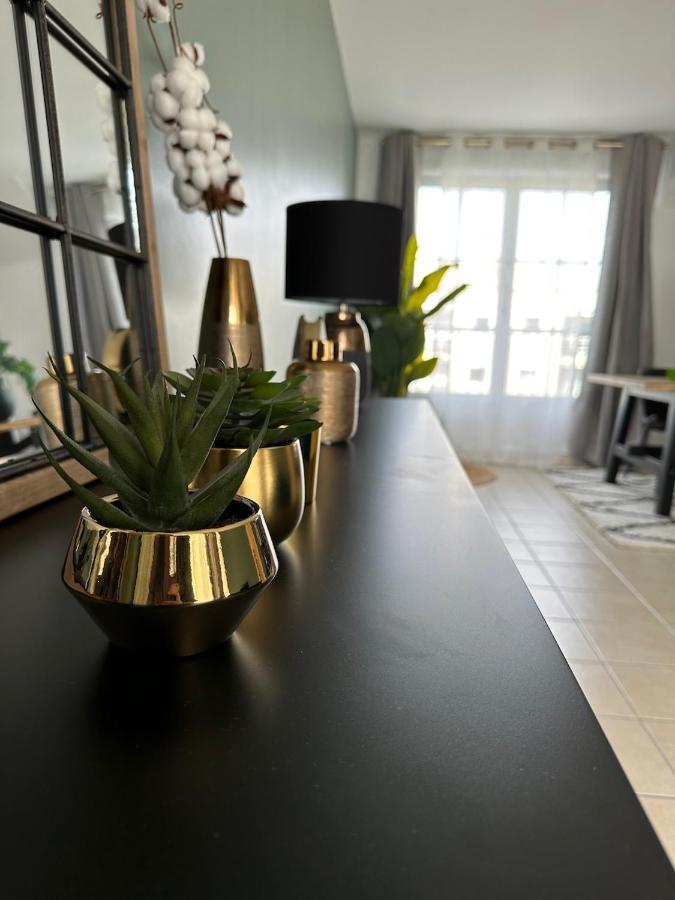 L'escale Du Trianon Apartment